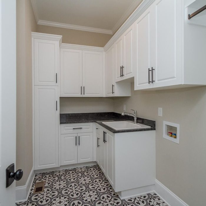 1032-Bartram-Ridge-Evans-GA-large-060-039-Laundry-Room-1500x1000-72dpi (1)